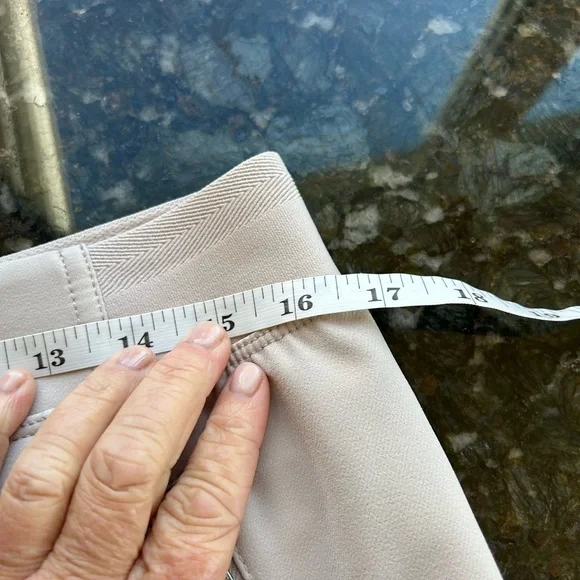 Athleta Endless High Rise Cargo Pant. Like new. Stretch. No wrinkles! Recycled. - Picture 12 of 15